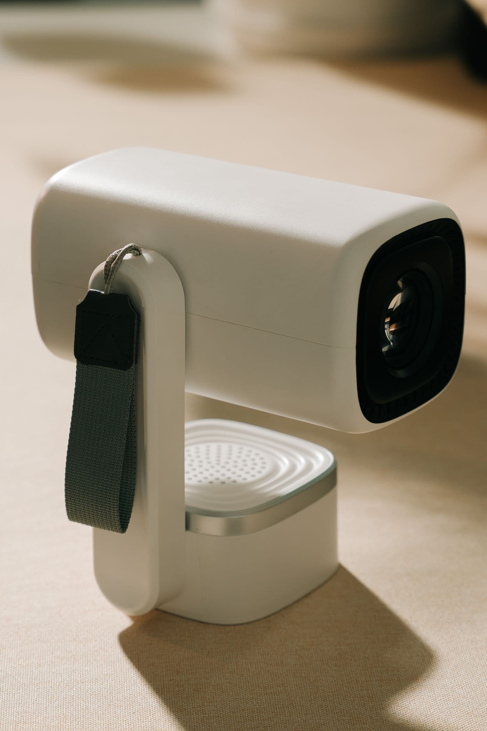 Lumio Arc 7 (2026): Should You Choose a Projector Instead of a TV?